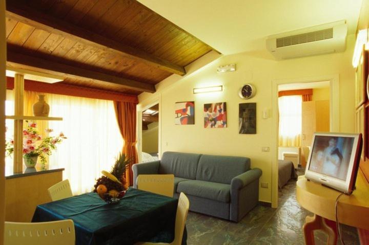 Residence Anchisemare Alba Adriatica Extérieur photo