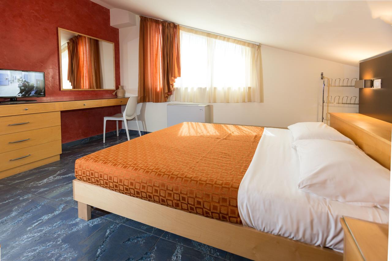 Residence Anchisemare Alba Adriatica Extérieur photo